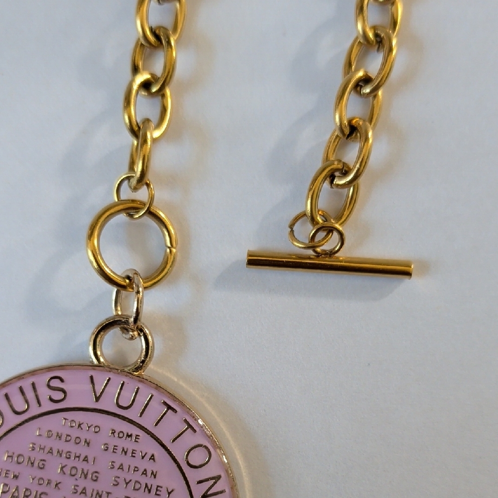 Louis Vuitton Pink And Gold Medallion With Unbranded Chain - Picture 5 of 6